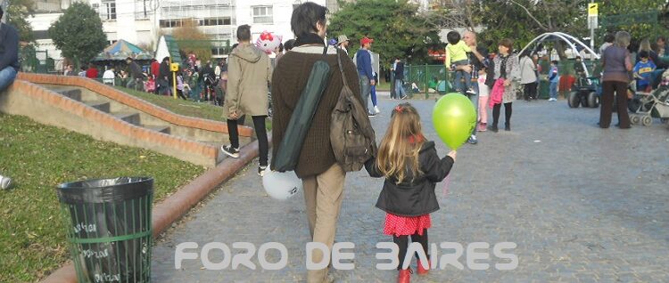 El día del niño, «Plaza Inmigrantes de Armenia» lo festeja con vecinos, bomberos y policías