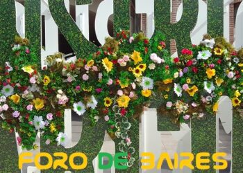 El Distrito de Arcos recibe la primavera a puro color y flores