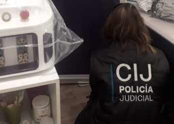 Imputan por ejercicio ilegal de la medicina a responsables de un salón de belleza en Palermo