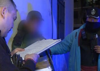 Por alerta del CMU, detienen a ladrón que robó batería y kit de seguridad de un auto en Palermo