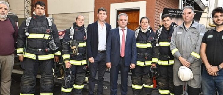Bomberos de la Ciudad incorporó 116 nuevos equipos de respiración autónoma