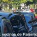 Trapito agresivo se mete entre los coches y agrede a los transeúntes que lo miran