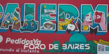 Un tour por los graffitis y mensajes multicolores de Palermo