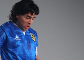 Maradona revive a través de su primera estatua hiperrealista realizada por el artista peruano Walt Wizard