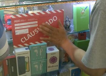 Siete clausuras y seis detenidos en Balvanera: incautan teléfonos robados, juguetes peligrosos y accesorios truchos