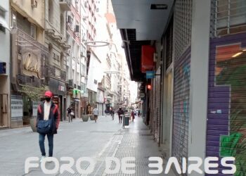 «El centro ha muerto, viva el centro», una muestra que se montará en locales vacíos del microcentro