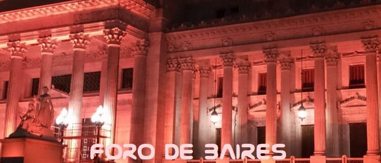 Los edificios se iluminaron de rojo en el Día Mundial contra el cáncer