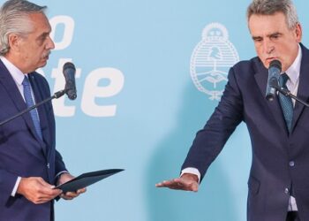 Rossi dijo que va a aportar su «experiencia» para que el FdT tenga «buena potencialidad electoral»