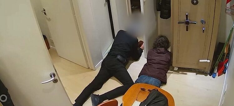 Buscan a “El Rubio”, ladrón de joyerías que quedó grabado en Palermo llevándose un botín millonario