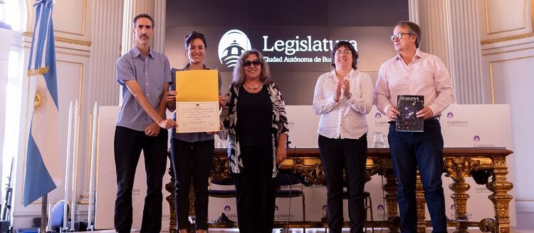 Los legisladores porteños declararon de Interés cultural a la revista «Si Mouve»