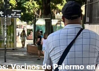 Un sospechoso camina con un cochecito de niño vacío por Malabia y Nicaragua