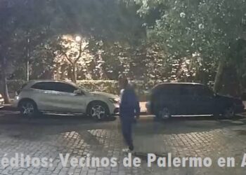 Trapito en Santa Rosa, entre Uriarte y Thames, extorsiona a los pasantes