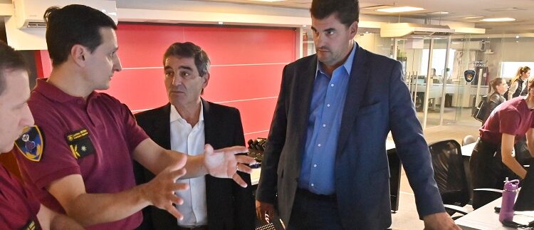 Burzaco y Quirós resaltaron la pronta respuesta del 911. «En 4 segundos se atiende a los vecinos», confirmaron