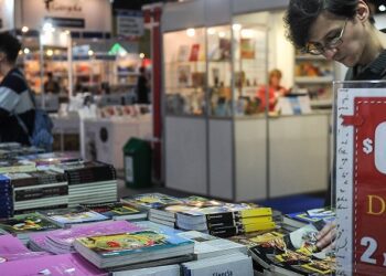 Ofertas y promociones, el invaluable aporte de la Feria del Libro en tiempos de crisis