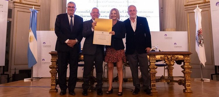 El Cuerpo Legislativo reconoció al doctor José Eduardo Ossemani