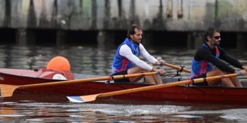 Más de 80 remeros participaron de «La vuelta del Riachuelo», una regata que se realizó tras 50 años
