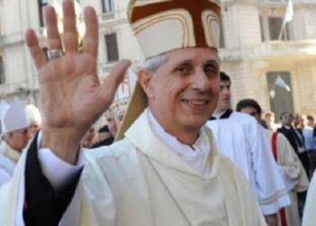La comunidad porteña despidió al cardenal Poli en la celebración del Corpus