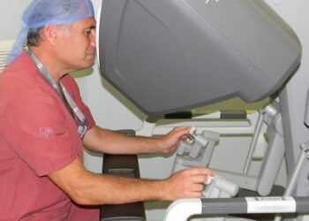 El Sanatorio Finochietto incorpora nueva tecnología robótica para cirugías: El Robot Da Vinci Xi
