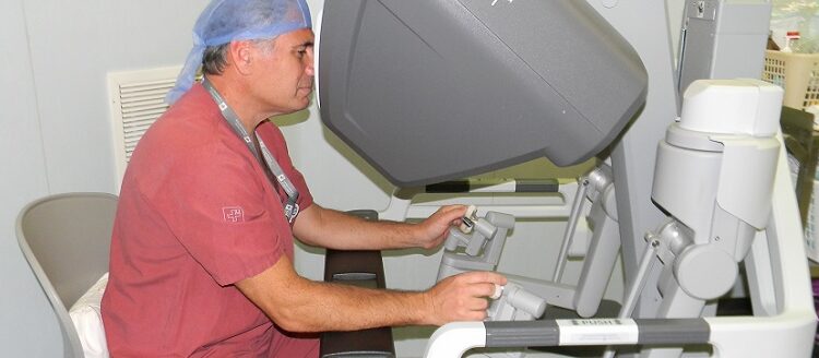 El Sanatorio Finochietto incorpora nueva tecnología robótica para cirugías: El Robot Da Vinci Xi