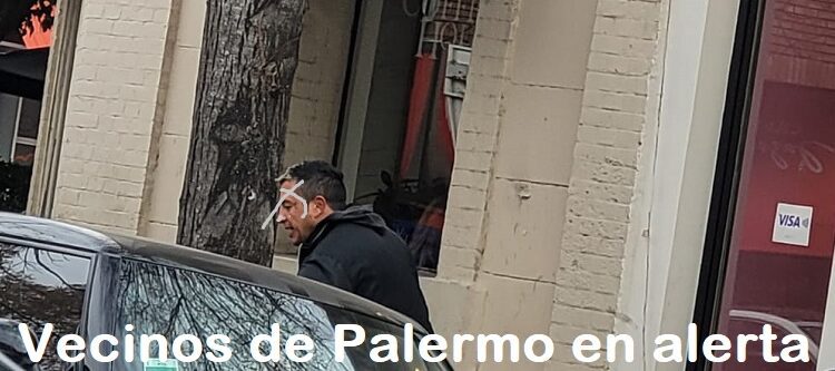 Un trapito molesta a los coches de la zona en la esquina de Armenia y El Salvador
