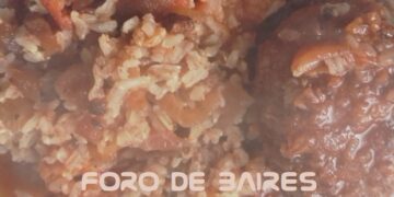 Guiso de arroz con albóndigas para hacerle frente al frío del año