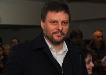 Leandro Santoro votó en un colegio del barrio de Boedo