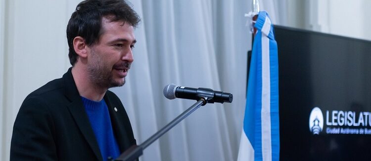 El Cuerpo Legislativo reconoció al director Santiago Mitre