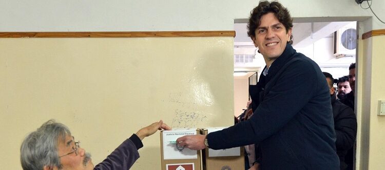 Martín Lousteau afirmó que «el futuro llega, si no lo elegimos nosotros, llega el futuro que eligen otros»