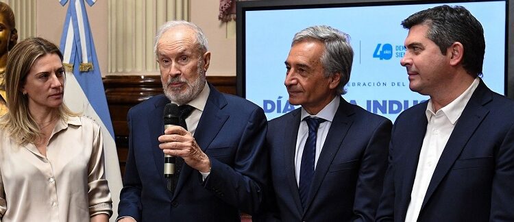 Referentes del sector industrial fueron distinguidos con el Diploma de Honor del Senado