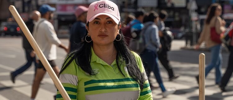 «Las chicas Cliba» lucen gorras color rosa en el marco del mes de «Sensibilización sobre el Cáncer de Mama»