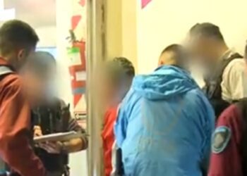Detienen a menor de edad que robó un celular en Once