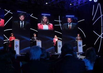 El aula magna de Derecho vibró con un debate tenso atravesado por la confrontación