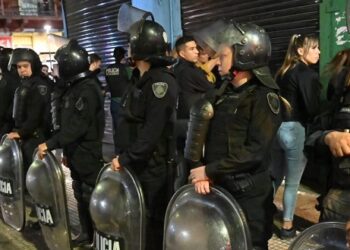 Seis detenidos y tres clausuras en operativos antidrogas en Constitución y Palermo