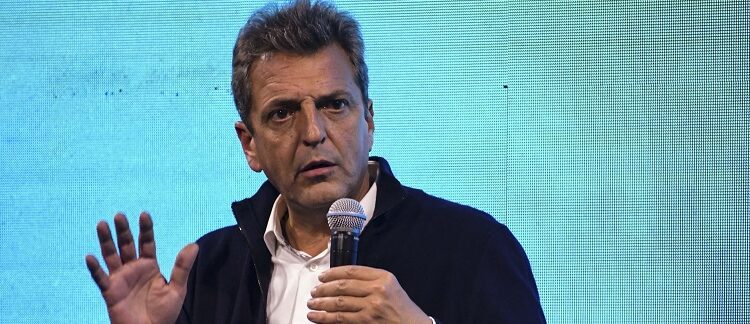 Massa dijo que «hay dos modelos de país planteados» y «uno promueve la libre venta de armas»