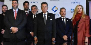 En el debate previo al balotaje, los candidatos no podrán usar «ayuda memoria»