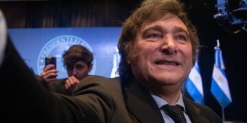 En su primer discurso, Javier Milei dijo que «empieza la reconstrucción y no hay lugar para el gradualismo»
