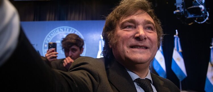 En su primer discurso, Javier Milei dijo que «empieza la reconstrucción y no hay lugar para el gradualismo»