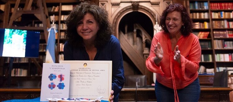 Declararon de interés para la Promoción de los Derechos de las Mujeres y Diversidades al libro ‘Ponchos y Mariposas’, de Patricia Guijarrubia