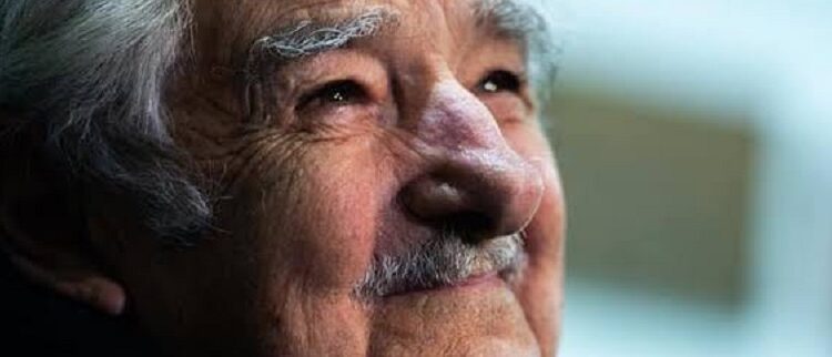 José «Pepe» Mujica: «Si pudiera votar, votaría por Massa con las dos manos»