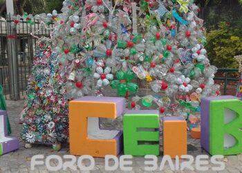 Quedó inaugurado el Arbolito de Navidad sustentable en «Plaza Inmigrantes de Armenia»