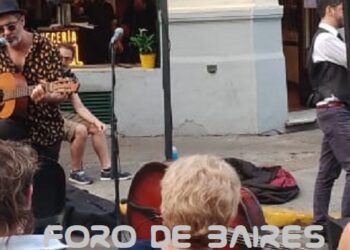Obras de teatro: «Sueño Raffaella», y «Una obra redonda» con chapa y un cafecito en algún bar notable