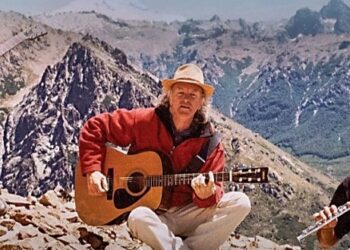 Miguel Cantilo llama a «Despertar» desde canciones que son «esclarecedoras compañeras del camino»