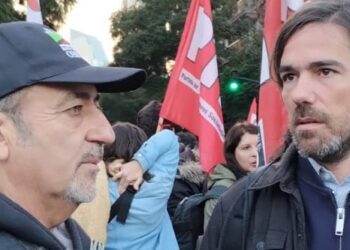 Diputados de Izquierda presentan proyecto para proteger a los trabajadores «bajo amenaza de despido»
