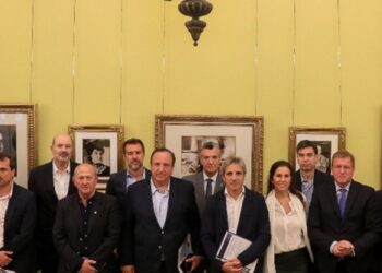 Se firmó la revisión de la paritaria mercantil