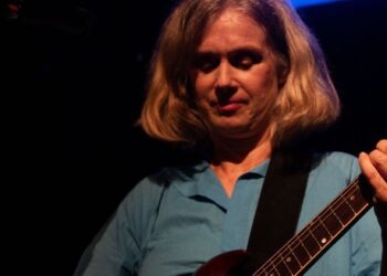 Juana Molina presenta en vivo en el Parador Konex los temas de su primer trabajo, «Rara»