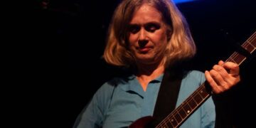 Juana Molina presenta en vivo en el Parador Konex los temas de su primer trabajo, «Rara»