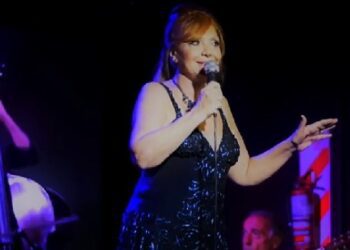 Entrevista a Alicia Barral, cantante de tango y bolero, junto al trío «Entrevías»