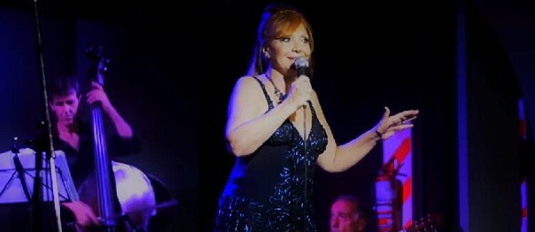 Entrevista a Alicia Barral, cantante de tango y bolero, junto al trío «Entrevías»