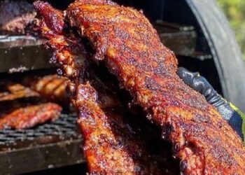 Patio Costanera Norte invita a un encuentro con ribs, sandwiches, tacos, papas y mac and cheese para disfrutar al aire libre