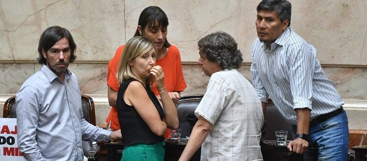 Vuelve a comisión el proyecto de ley Bases para empezar a tratar de nuevo